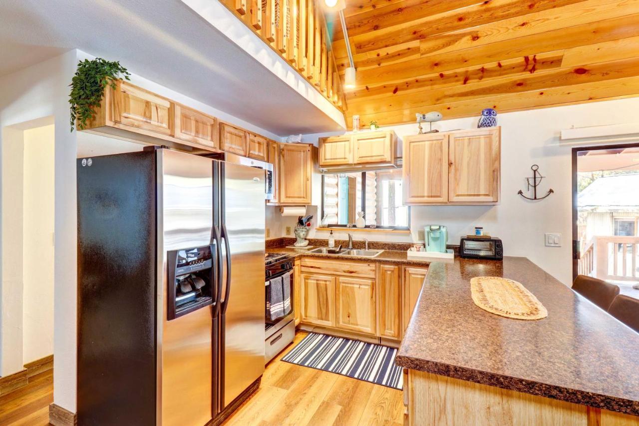 Lakeside Cabin Rental With Hot Tub - Close To Hiking باينتوب ليكسايد المظهر الخارجي الصورة